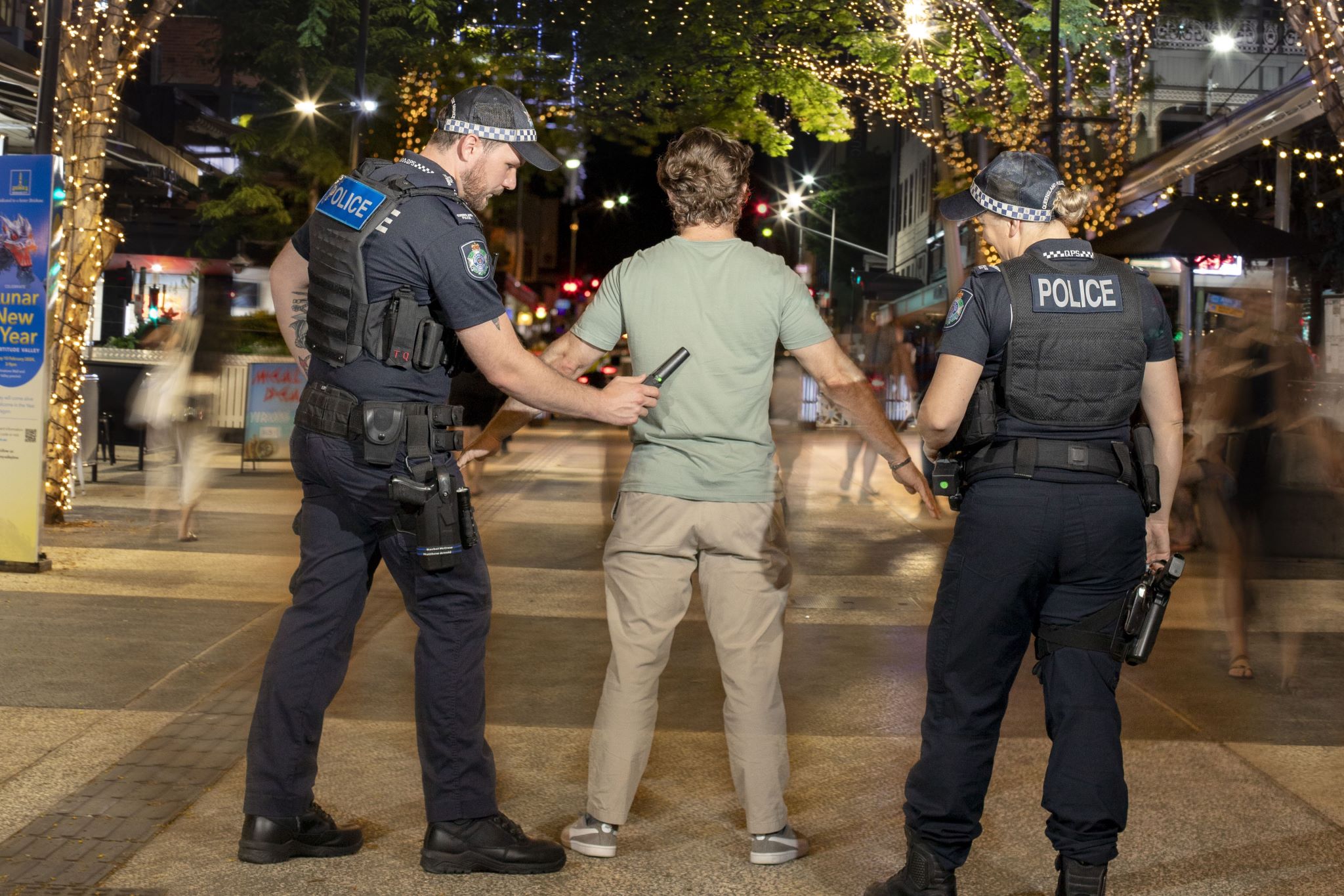 Police conducting mass weapon searches in Australian public areas