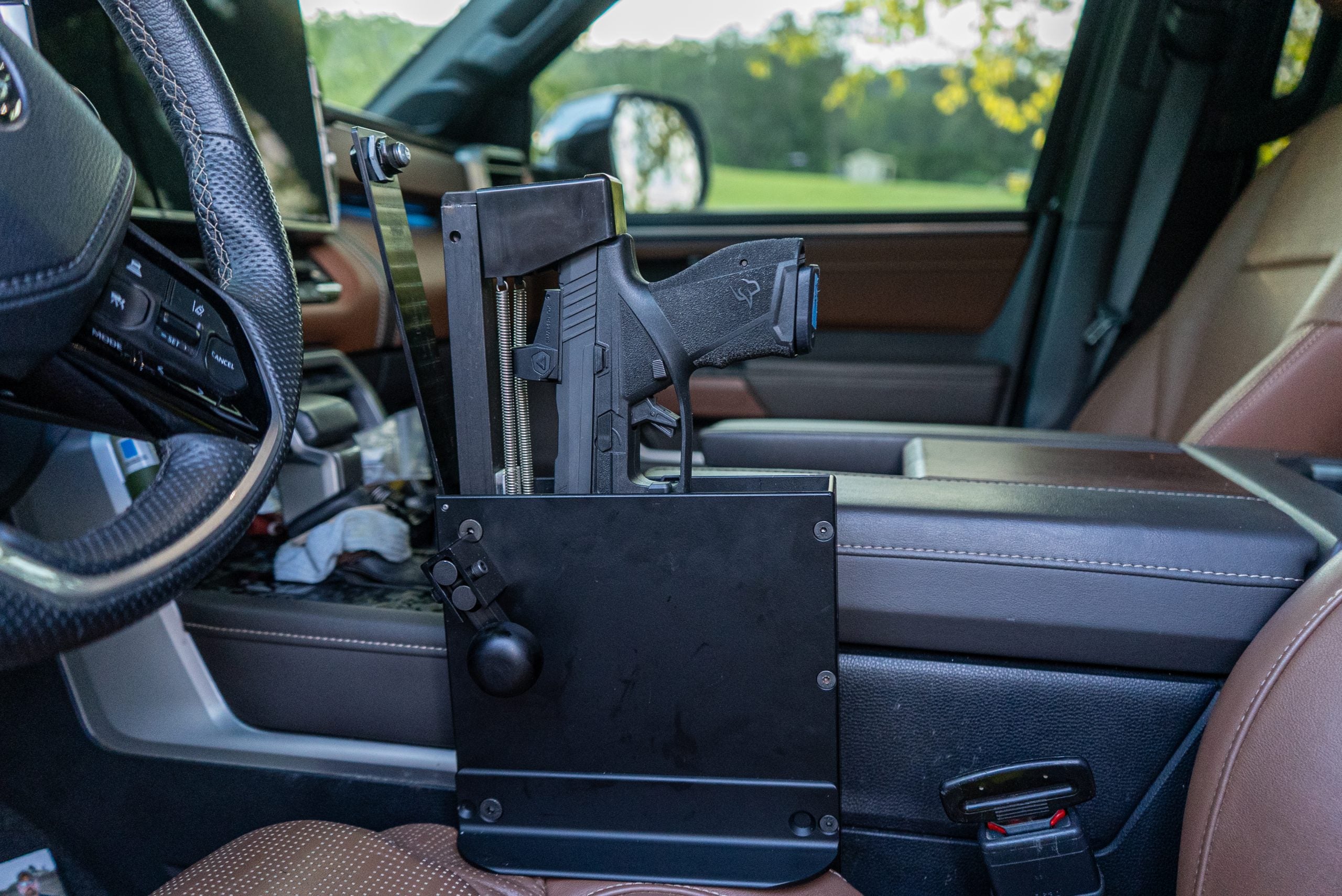Kwick Strike vehicle gun vault installed in a Toyota Tundra