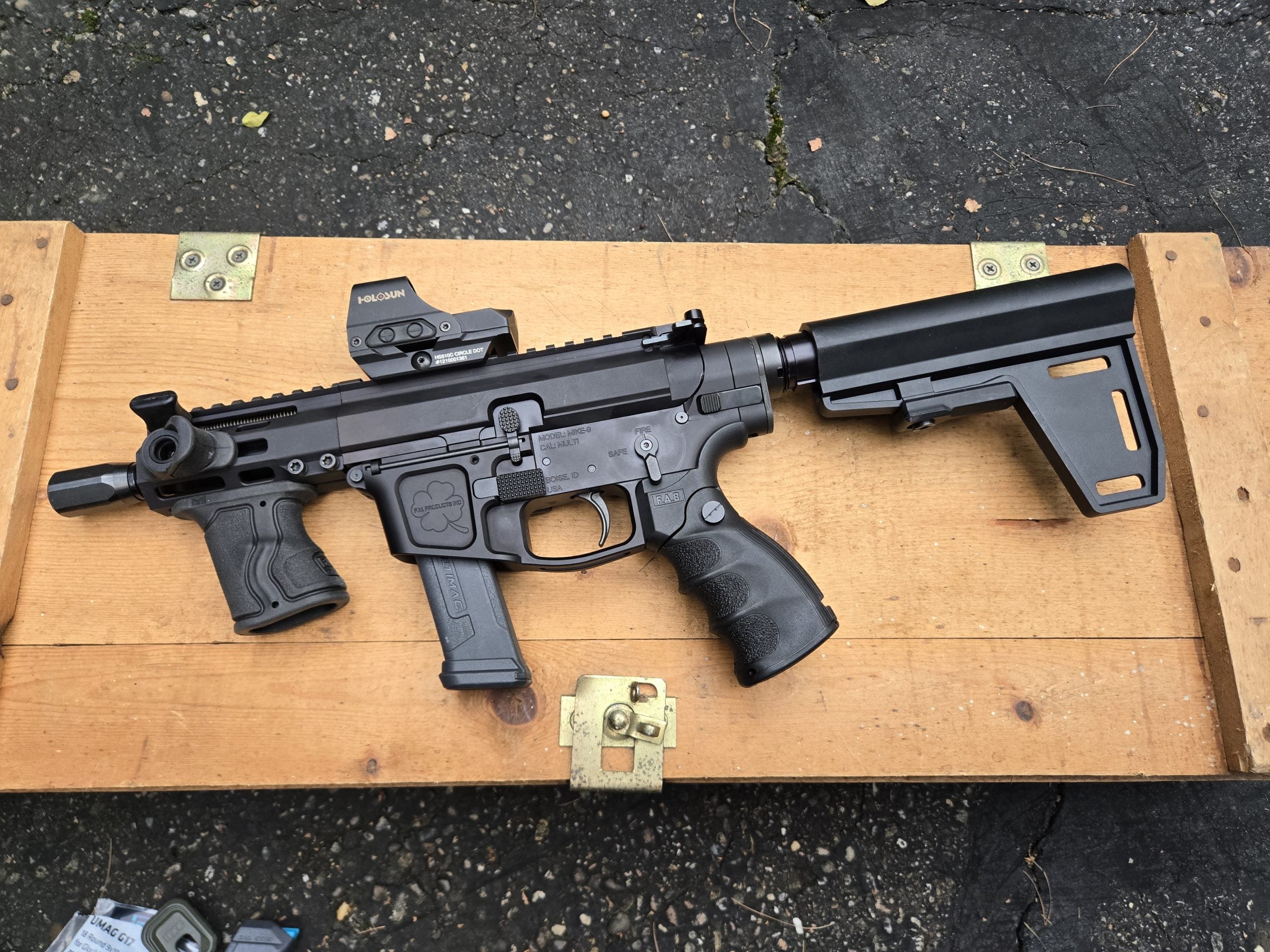 Foxtrot Mike VFM-9 with Atrius Forced Reset Selector and folding FAB Defense grip